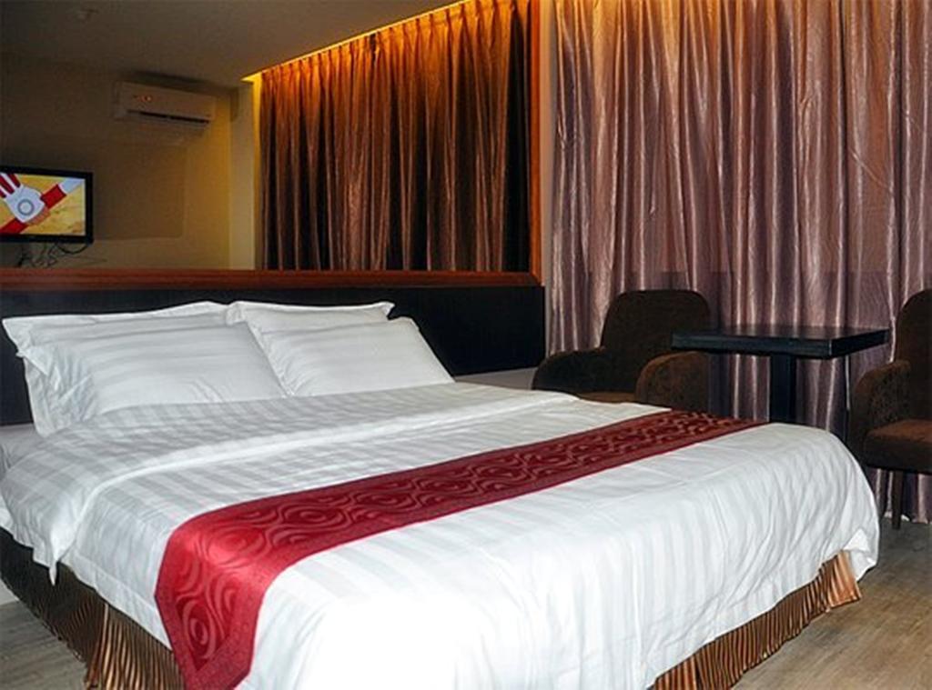 Goldenhill Hotel Kota Kinabalu Room photo